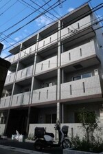 鉄筋コンクリート造のがっちりとした建物。