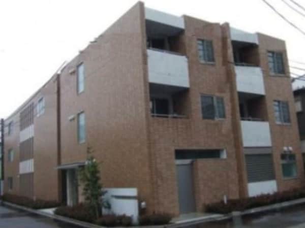 外観(鉄筋コンクリート造のがっちりとした建物。)