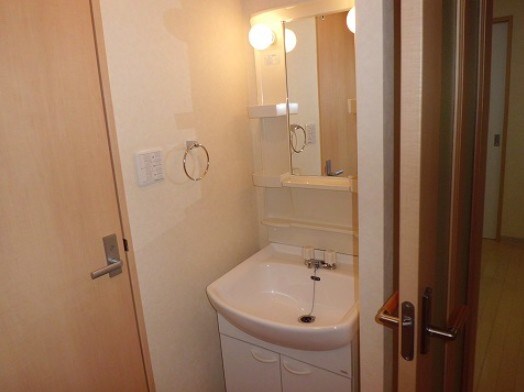 物件内観写真6　(うれしい独立洗面台。)