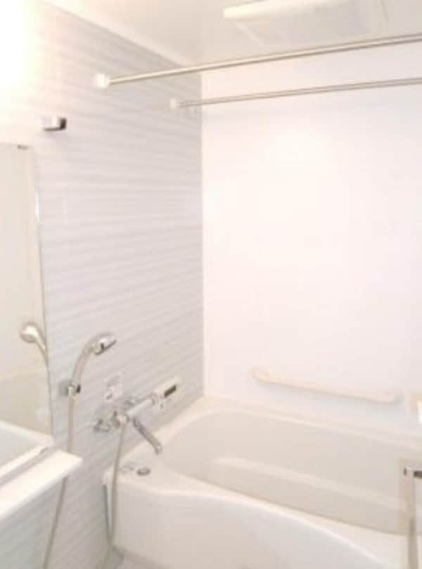 浴室(浴室乾燥機付きバス。)