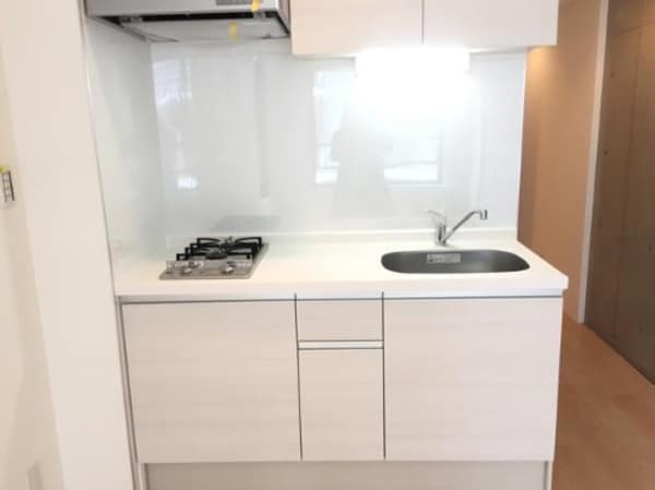 キッチン(2口コンロのシステムキッチン。)