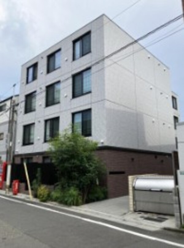外観(鉄筋コンクリート造のがっちりとした建物。)