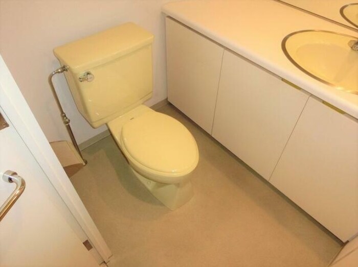 物件内観写真5　(バストイレ別！)