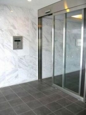 物件内観写真12　(オートロック付き。)