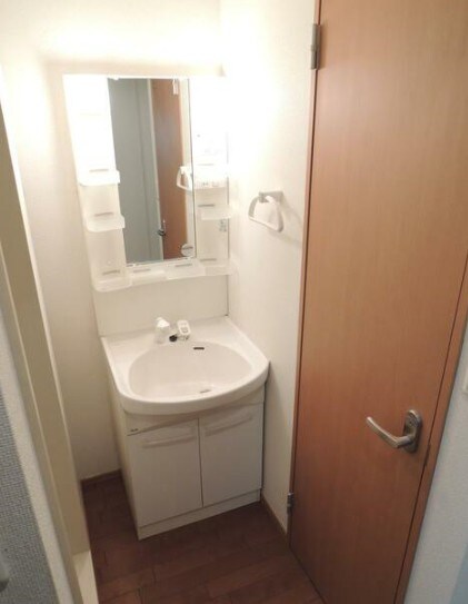 物件内観写真7　(嬉しい独立洗面台付き。)