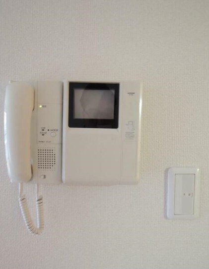 物件内観写真8　(モニター付きオートロックで防犯面も安心です！)