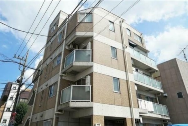 外観(鉄筋コンクリート造のがっちりとした建物。)