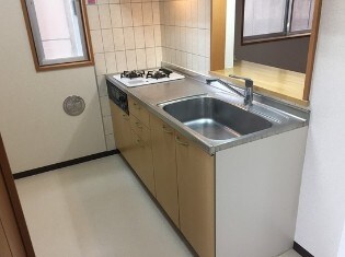 物件内観写真3　(2口ガスシステムキッチン。)