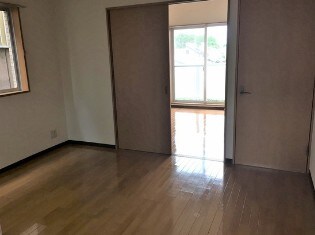 物件内観写真6　(全面フローリング。)