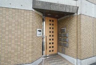 物件内観写真8　(オートロック付き。)