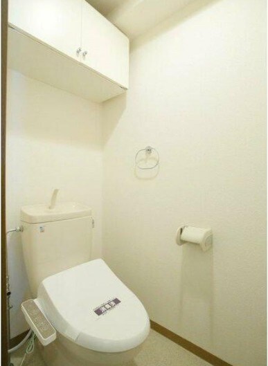 物件内観写真6　(温水洗浄便座。)