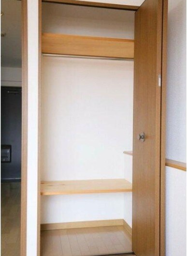 物件内観写真7　(クローゼット完備。)