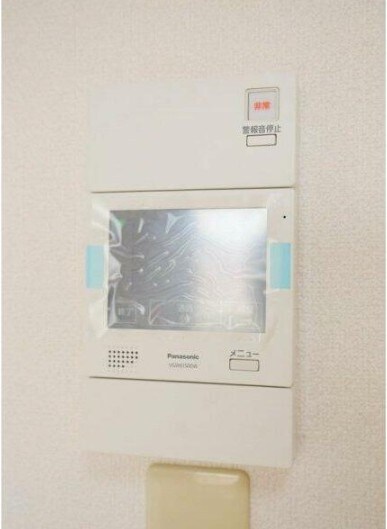 物件内観写真15　(モニター付きインターホンで防犯面も安心です！)