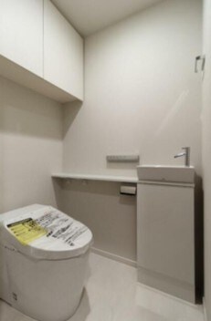 物件内観写真5　(タンクレストイレ！)