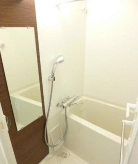 物件内観写真4　(浴室乾燥機付きバス。)