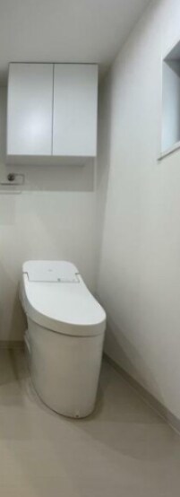 物件内観写真5　(温水洗浄便座。)