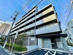 鉄筋コンクリート造のがっちりとした建物。