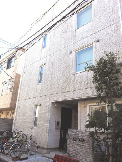 物件外観写真1　(落ち着いた雰囲気。)