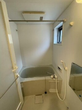 物件内観写真6　(浴室乾燥機付きバス。)