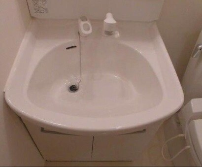 物件内観写真8　(独立洗面台付き。)