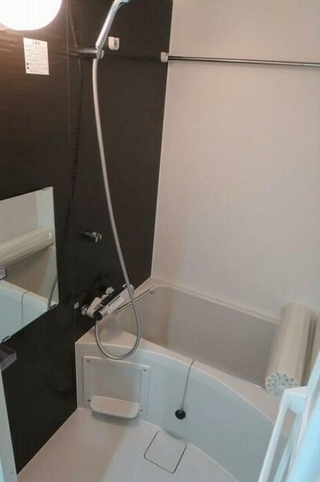 物件内観写真4　(浴室乾燥機付きバス。)