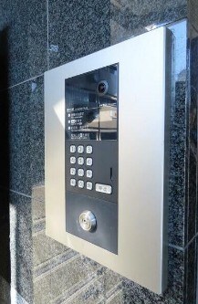 物件内観写真3　(モニター付きオートロックで防犯面も安心です！)