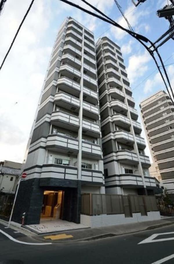 外観(鉄筋コンクリート造のがっちりとした建物。)