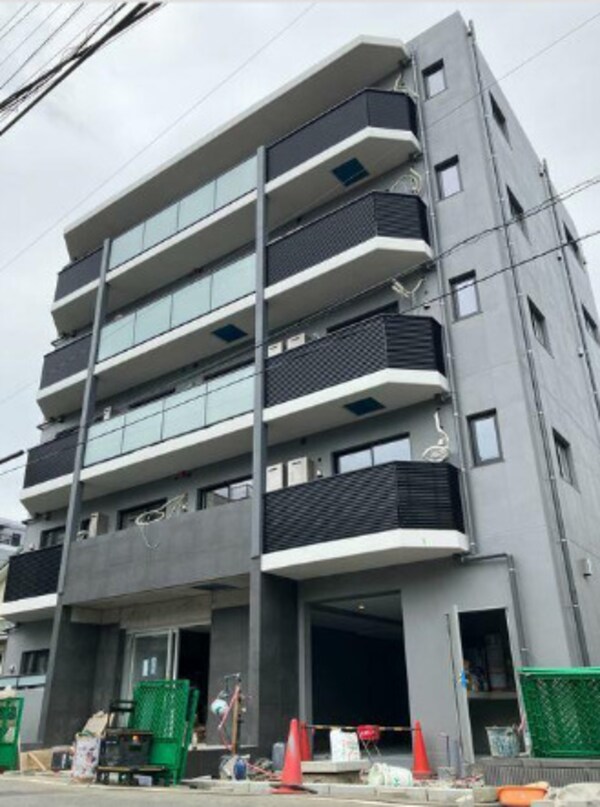 外観(鉄筋コンクリート造のがっちりとした建物。)