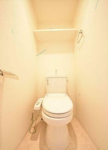 物件内観写真6　(温水洗浄便座。)