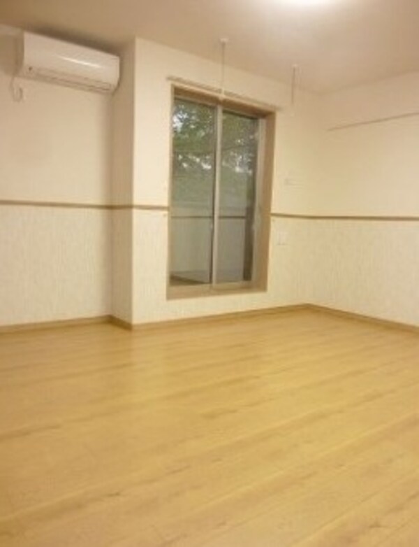 居室(9.0帖のきれいな洋室。)