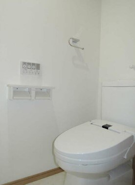 物件内観写真6　(温水洗浄便座。)