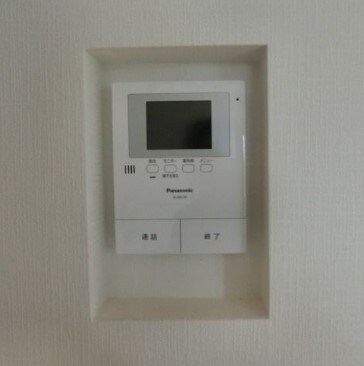 物件内観写真8　(モニター付きインターホンで防犯面も安心です！)