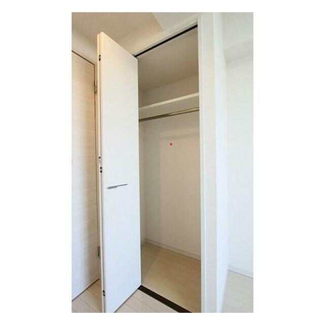 物件内観写真7　(クローゼット完備。)