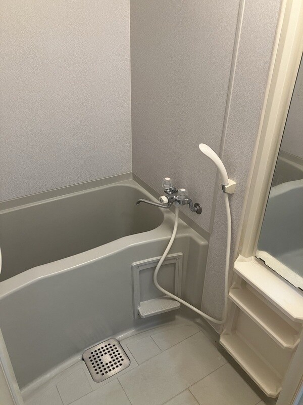 物件内観写真4　(浴室乾燥機付きバス。)