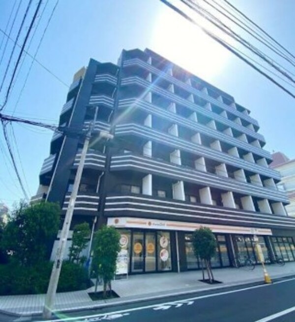 外観(鉄筋コンクリート造のがっちりとした建物。)