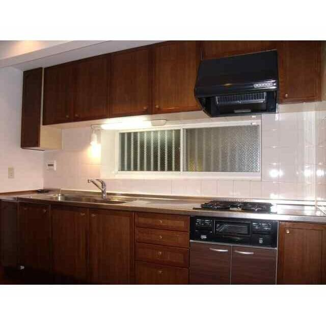 物件内観写真3　(３口コンロ。)