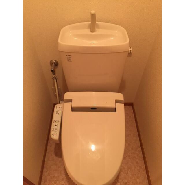 物件内観写真6　(温水洗浄便座。)