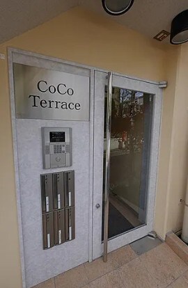 物件内観写真13　(モニター付きオートロックで防犯面も安心です！メールボックス完)