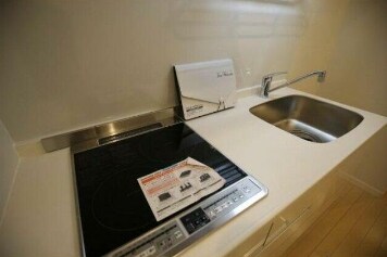 物件内観写真4　(IHクッキングヒーター。)