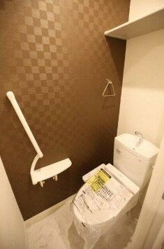 物件内観写真7　(温水洗浄便座。)