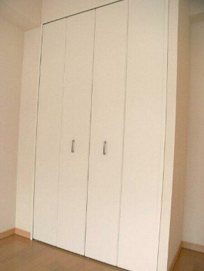 物件内観写真9　(クローゼット完備。)