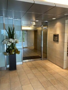 物件内観写真13　(モニター付きオートロックで防犯面も安心です！)