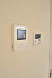 物件内観写真7　(モニター付きインターホンで防犯面も安心です！)