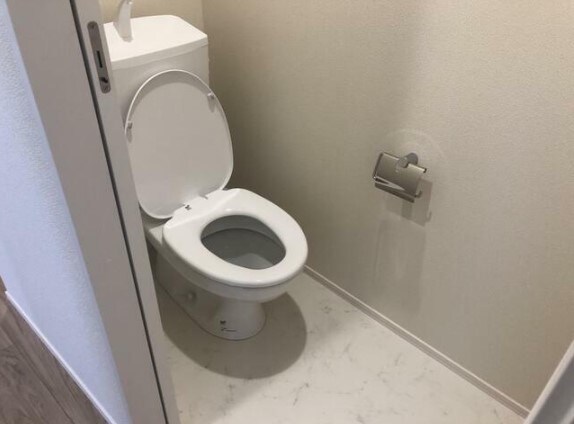 物件内観写真5　(バストイレ別！)