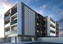 物件外観写真1　(鉄筋コンクリート造のがっちりとした建物。)