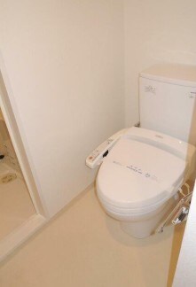 物件内観写真6　(温水洗浄便座。)