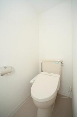 物件内観写真6　(温水洗浄便座付。)