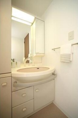 物件内観写真7　(嬉しい独立洗面台付き。)