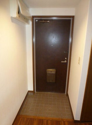 物件内観写真10　(シューズボックス完備。)