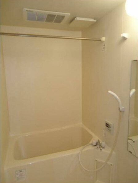 物件内観写真5　(浴室乾燥機完備！)